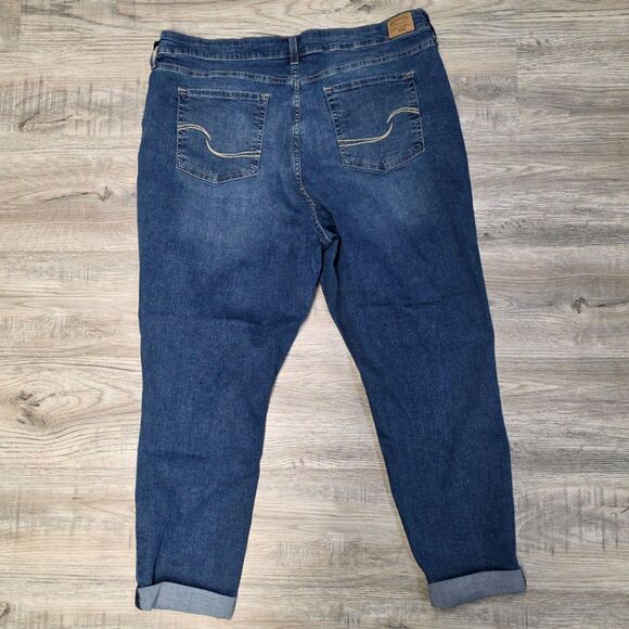 Signature by Levi Strauss Mid-Rise Boyfriend Rolled Hem Crop Jean Size 22 - Picture 6 of 8